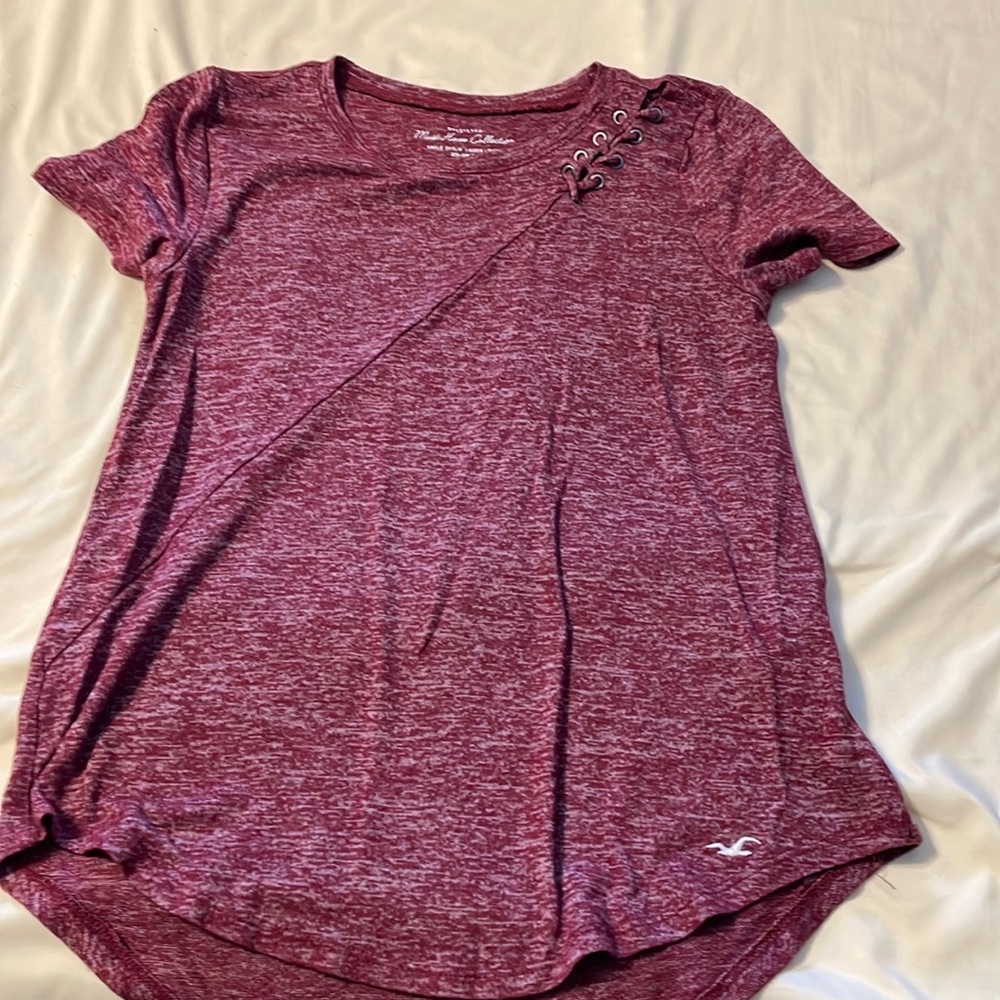 Hollister XS maroon bias stitched short sleeve shirt